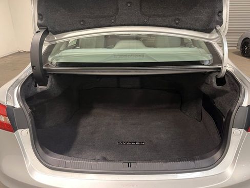 Used 2013 Toyota Avalon Limited image 16