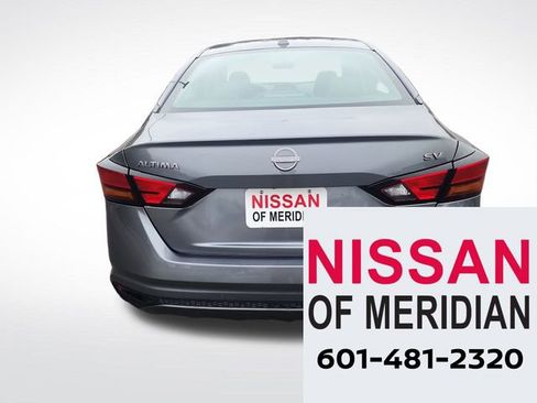 Used 2024 Nissan Altima 2.5 SV image 4