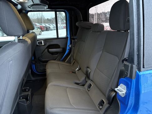 Certified 2022 Jeep Gladiator Sport image 13