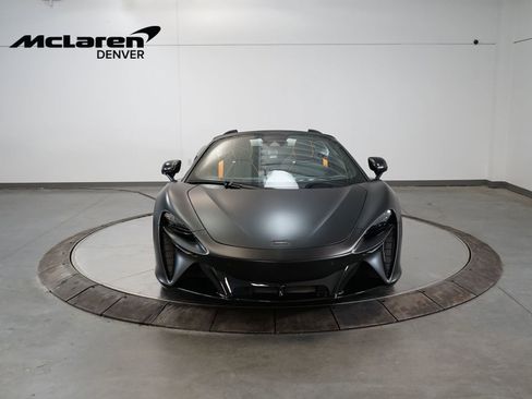 Used 2025 McLaren Artura Spider image 8