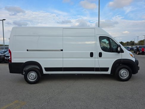 New 2026 RAM ProMaster 3500 w/ Convenience Group image 4