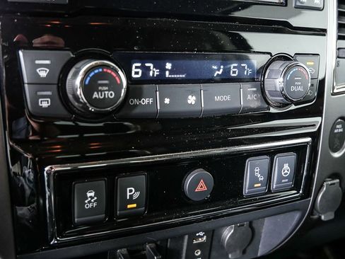 Used 2017 Nissan Titan Platinum Reserve image 15