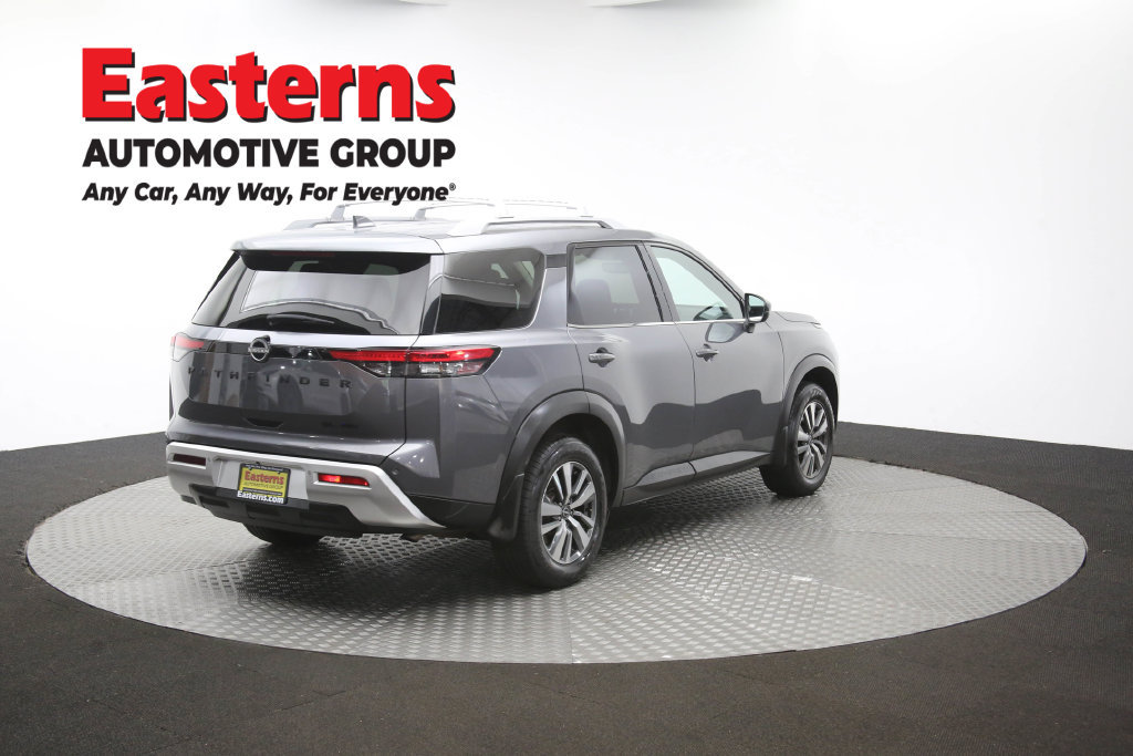 Used 2024 Nissan Pathfinder SL w/ Black Appearance Package AWD/4WD image 44