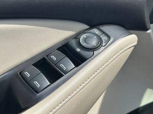 Used 2020 Buick Enclave Essence w/ Sound and Sites Package FWD image 22