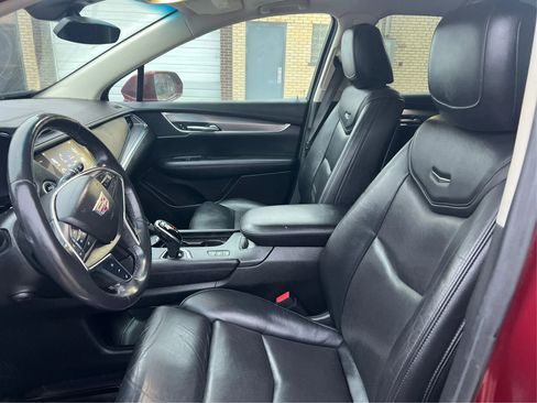 Used 2017 Cadillac XT5 Luxury w/ Driver Awareness Package FWD image 10