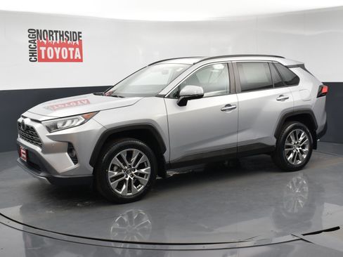 Used 2020 Toyota RAV4 Limited w/ Carpet Mat Package image 8