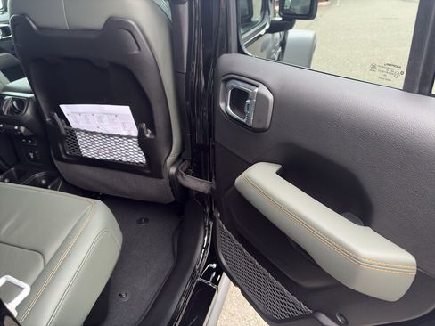 New 2026 Jeep Gladiator Mojave image 23