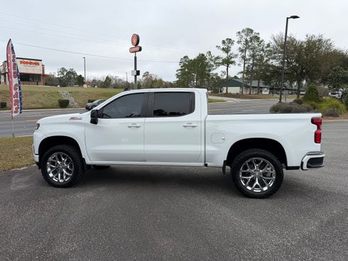Used 2021 Chevrolet Silverado 1500 RST image 8