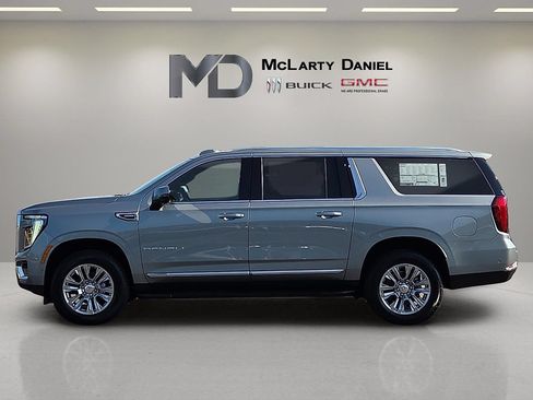 New 2026 GMC Yukon XL Denali w/ Advanced Technology Package AWD/4WD image 3