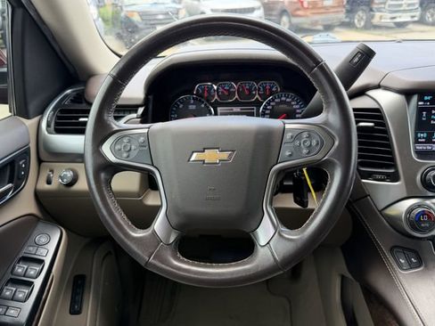 Used 2020 Chevrolet Suburban LT image 18