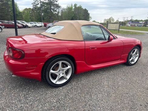 Used 2001 MAZDA MX-5 Miata image 16