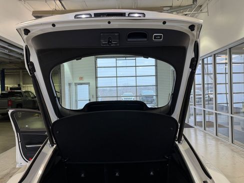 Used 2023 Kia Stinger GT2 image 40