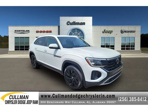 Used 2024 Volkswagen Atlas Cross Sport SE FWD image 1