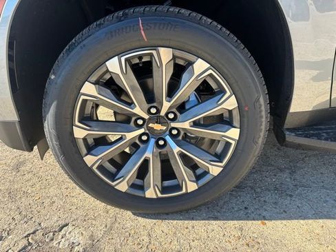 New 2026 Chevrolet Suburban High Country w/ Sun And Tow Package image 8