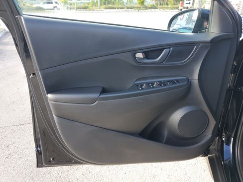 Used 2023 Hyundai Kona SE w/ Cargo Package image 27