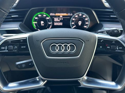 Used 2022 Audi e-tron Premium image 23