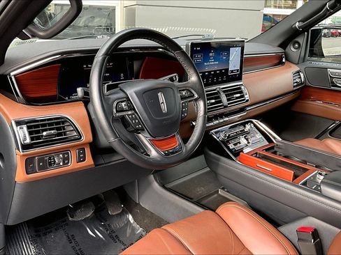 Used 2022 Lincoln Navigator Reserve RWD image 13