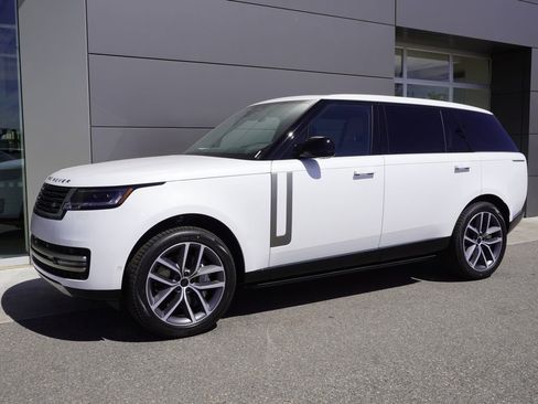 New 2026 Land Rover Range Rover Long Wheelbase SE AWD/4WD image 3