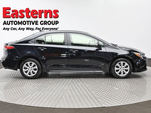 Used 2025 Toyota Corolla LE FWD image 4