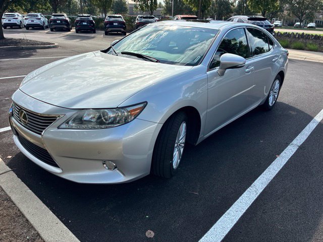 Used 2013 Lexus ES 350 w/ Luxury Pkg FWD image 2