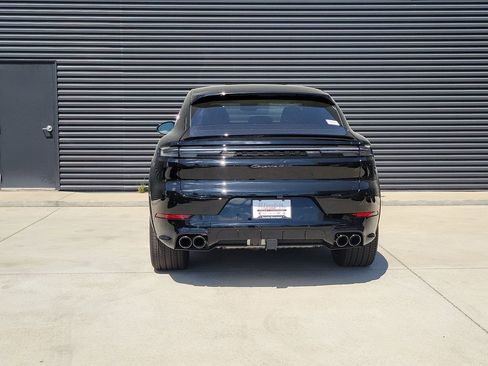 New 2026 Porsche Cayenne GTS image 4