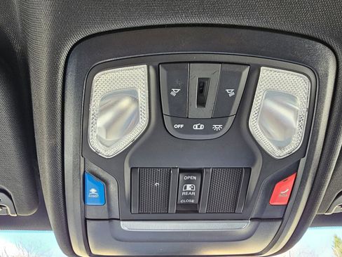 Used 2023 RAM 1500 Big Horn AWD/4WD image 30