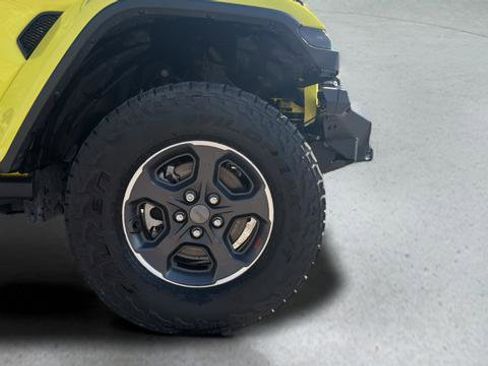 Used 2023 Jeep Gladiator Rubicon w/ Cold Weather Group image 12