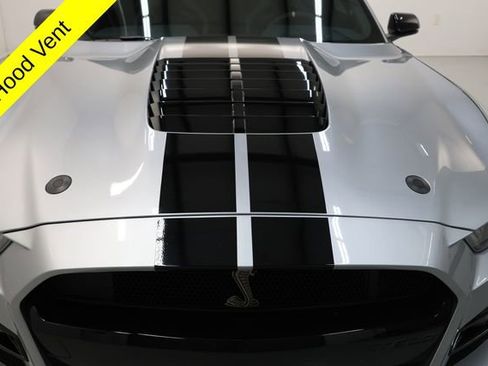 Used 2021 Ford Mustang Shelby GT500 w/ Carbon Fiber Track Pack RWD image 45