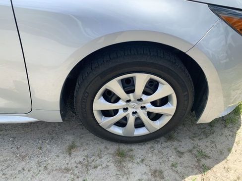 Used 2020 Toyota Corolla LE image 10