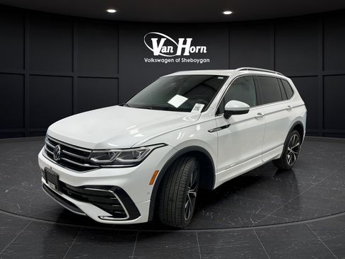 Used 2024 Volkswagen Tiguan SEL R-Line AWD/4WD image 3
