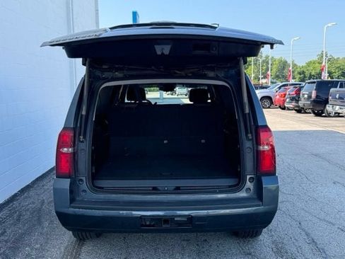 Used 2020 Chevrolet Suburban LT AWD/4WD image 8