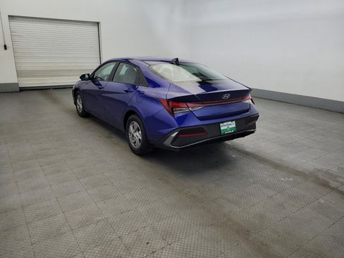 Used 2025 Hyundai Elantra SE w/ Cargo Package FWD image 5
