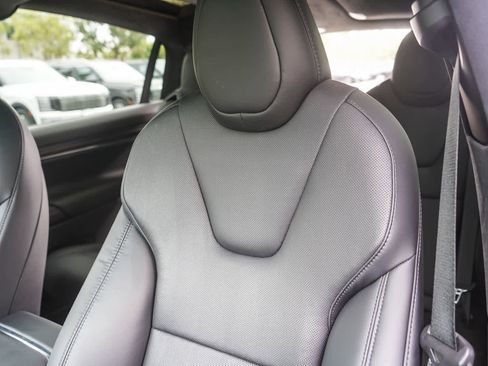 Used 2023 Tesla Model X AWD/4WD image 24