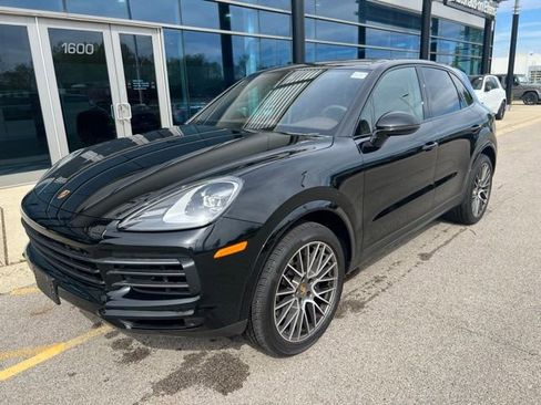 Used 2023 Porsche Cayenne Platinum Edition AWD/4WD image 2