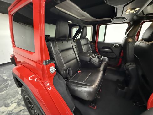 Used 2022 Jeep Wrangler Unlimited Sahara AWD/4WD image 22