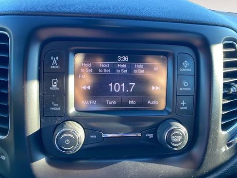 Used 2018 Jeep Compass Latitude w/ Cold Weather Group image 22