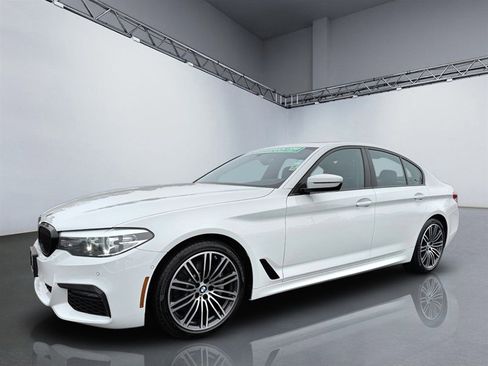 Used 2020 BMW 530i xDrive w/ M Sport Package image 10