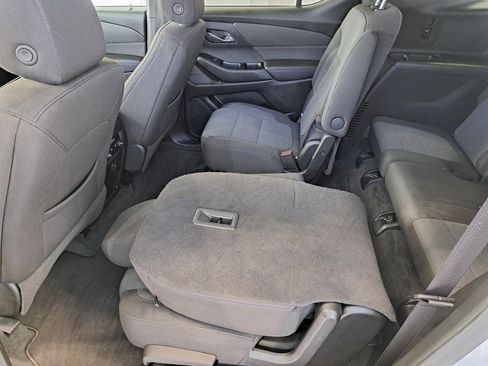 Used 2023 Chevrolet Traverse LT image 31