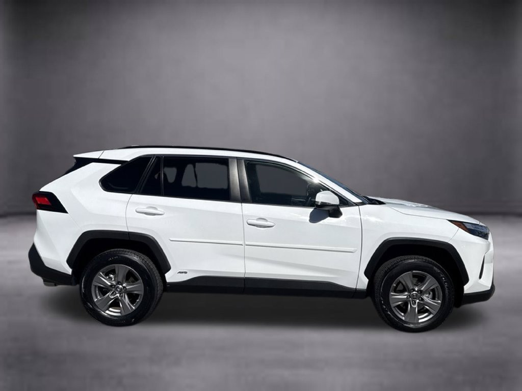 Used 2023 Toyota RAV4 LE AWD/4WD image 3