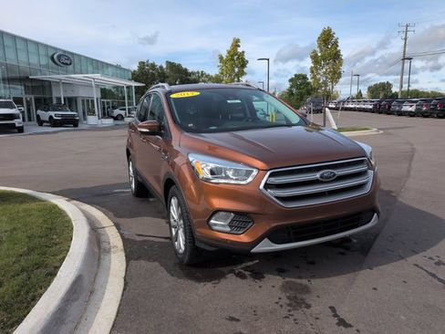 Used 2017 Ford Escape Titanium w/ Canadian Touring Package AWD/4WD image 7