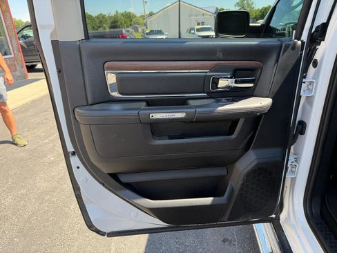 Used 2015 RAM 1500 Laramie w/ Convenience Group AWD/4WD image 16