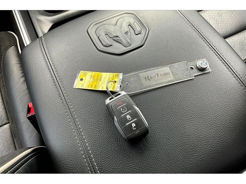 Certified 2026 RAM 1500 Laramie AWD/4WD image 13