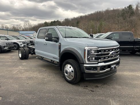 New 2026 Ford F550 4x4 Crew Cab image 14