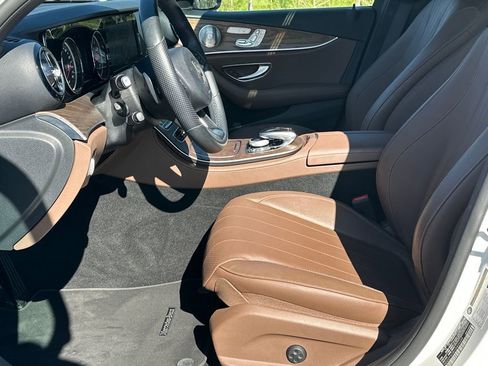 Used 2018 Mercedes-Benz E 400 4MATIC Sedan image 19