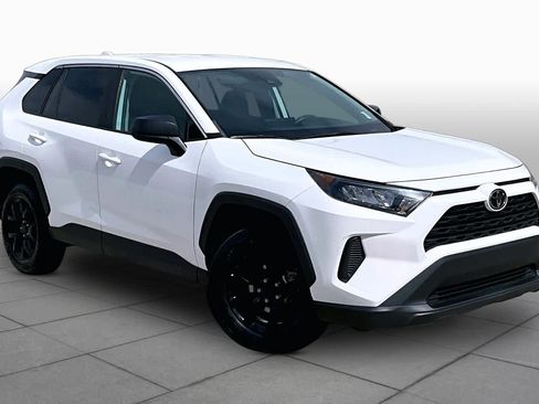Used 2022 Toyota RAV4 LE AWD/4WD image 3