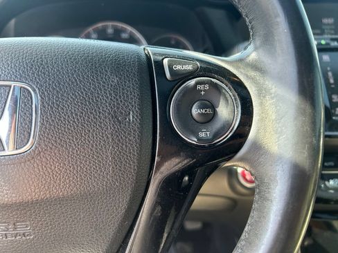 Used 2017 Honda Accord EX-L image 24