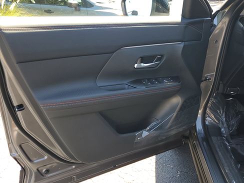 New 2026 Nissan Kicks SR w/ Cold Weather Package AWD/4WD image 10