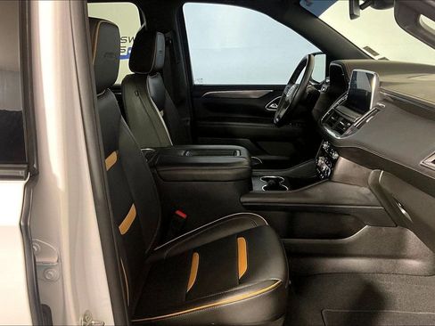 Used 2024 GMC Yukon XL AT4 w/ Technology Package AWD/4WD image 6