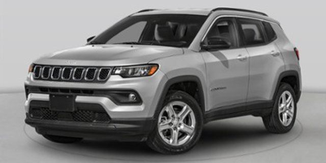 Used 2024 Jeep Compass Latitude AWD/4WD image 1