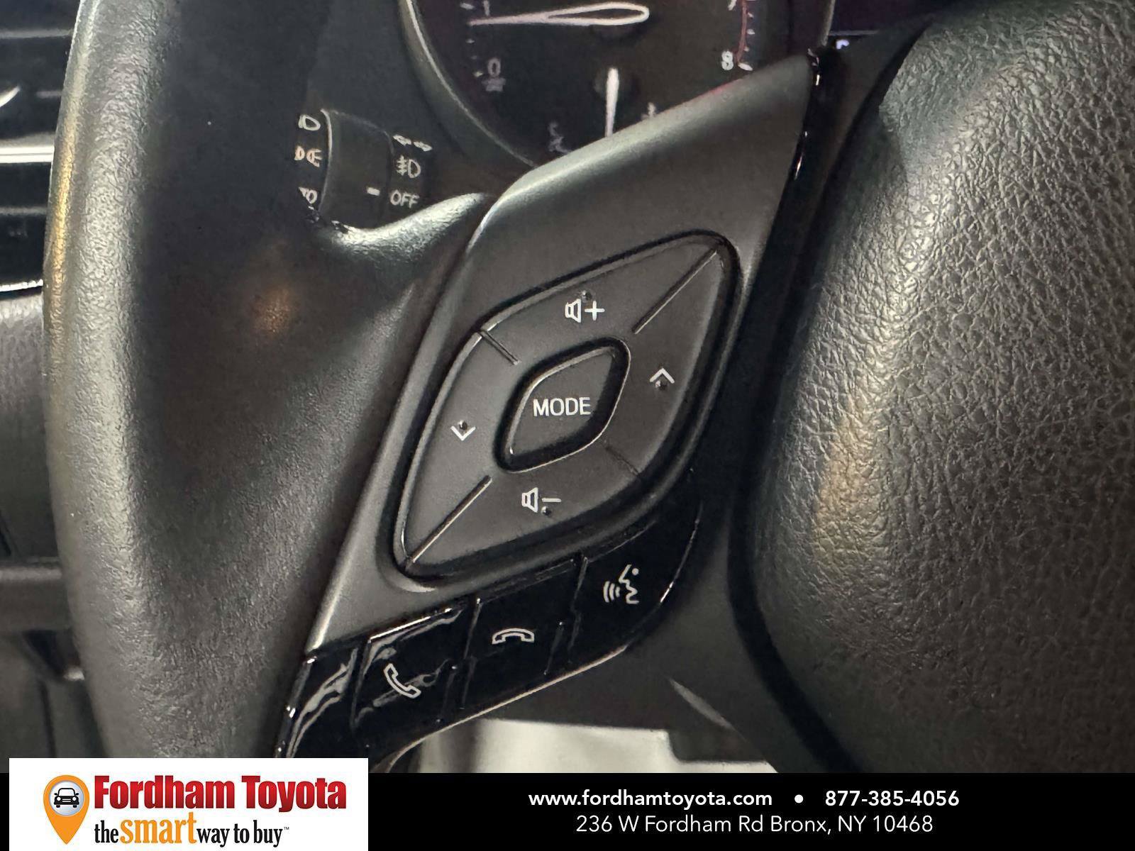 Used 2020 Toyota C-HR Limited FWD image 21